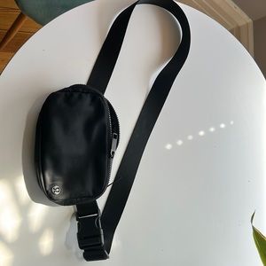 Lululemon Everywhere Belt Bag 1L